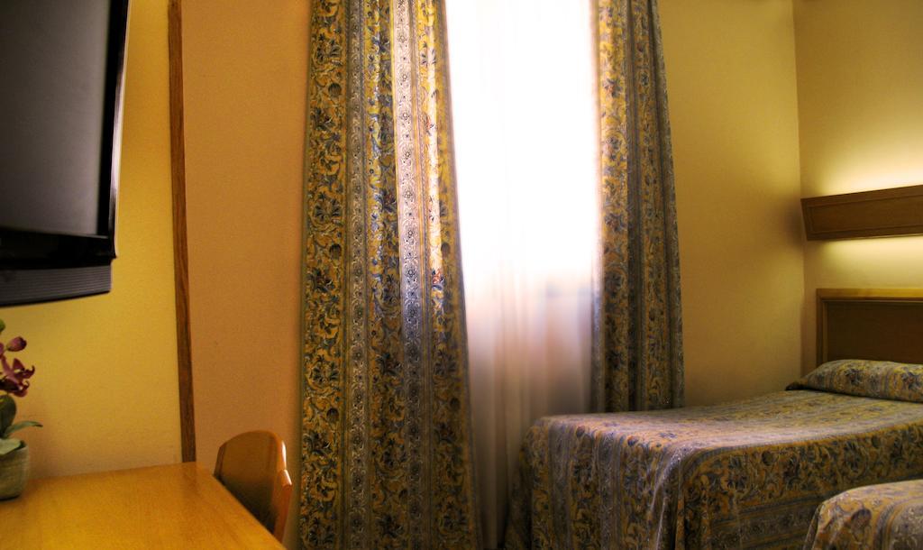 Hostal Los Guerreros Tolède Extérieur photo