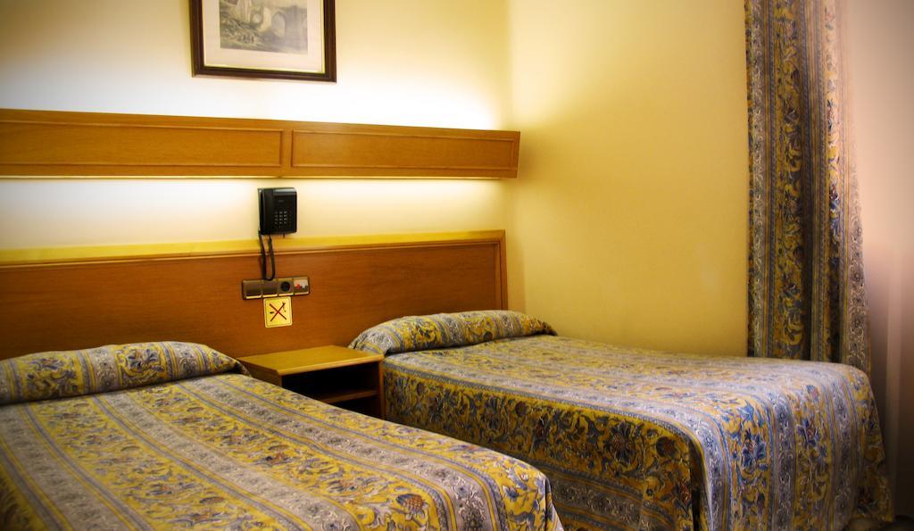 Hostal Los Guerreros Tolède Chambre photo